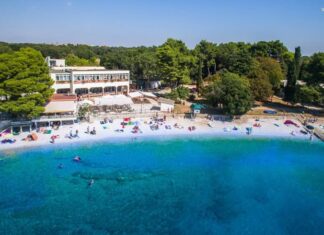 Nevarni skoki s skal: Puljski gasilci opozarjajo turiste