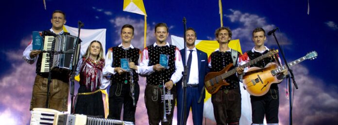 ansambel-obisk-navdusil-s-custvenim-valckom-na-steverjanu-foto-6a4e8218b5579-1783530008