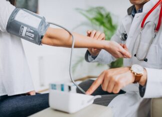 Digitalna preobrazba zdravstva: Kako portal zVEM spreminja igro?