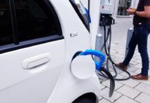 Elektromobilnost v Sloveniji: Ali bo infrastruktura dohajala rast?