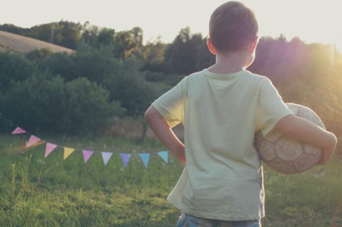 kids-with-ball