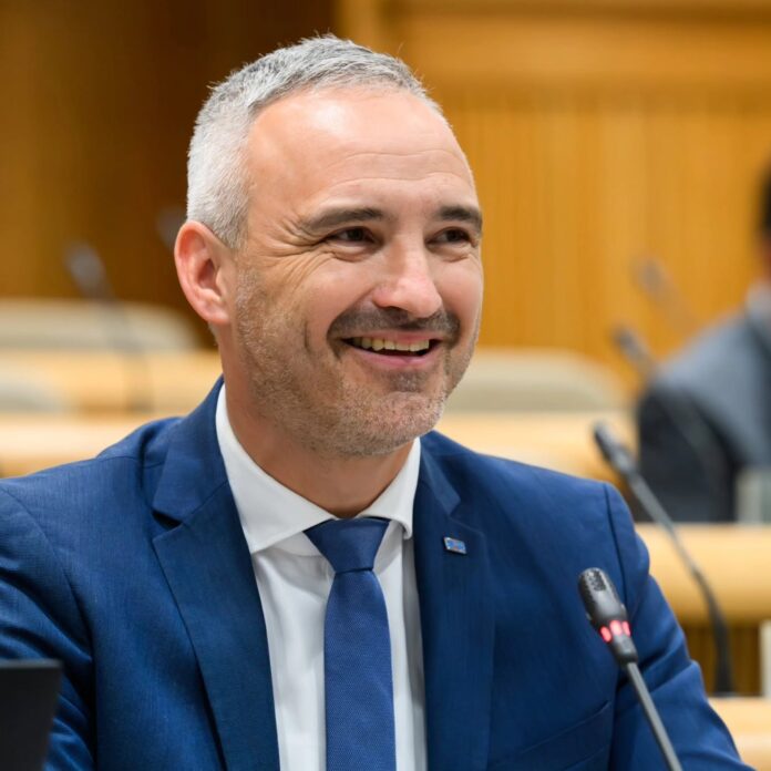 minister-cigler-kralj-obljublja-nov-razpis-za-kmetijske-projektefoto-6a47f8c03b141-1783101632