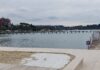 Nevarno glisiranje čolna pri Portorožu razburilo javnost #video