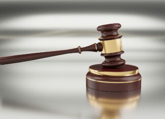 Preobrat v sojenju Kameniku: Izpuščeni iz pripora, sodni postopek prekinjen