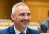 Minister Cigler Kralj obljublja pomoč dolenjskim kmetom v boju s sušo in divjadjo