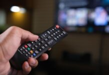 Plačujete televizijo, oglasov pa ne smete preskočiti: Od danes velika sprememba pri ogledu za nazaj
