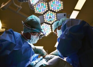 Usodna kirurška napaka v bolnišnici Royal Oldham šokirala javnost