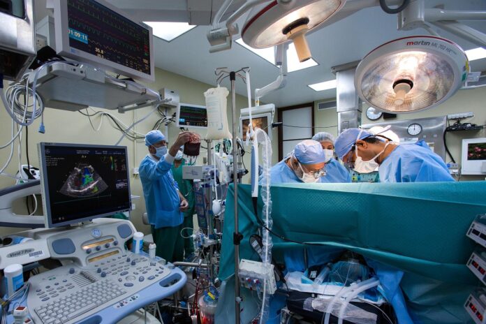 vrocinski-val-preobremenil-urgence-kronicni-bolniki-v-stiski-6a80b73e9f581-1786820414