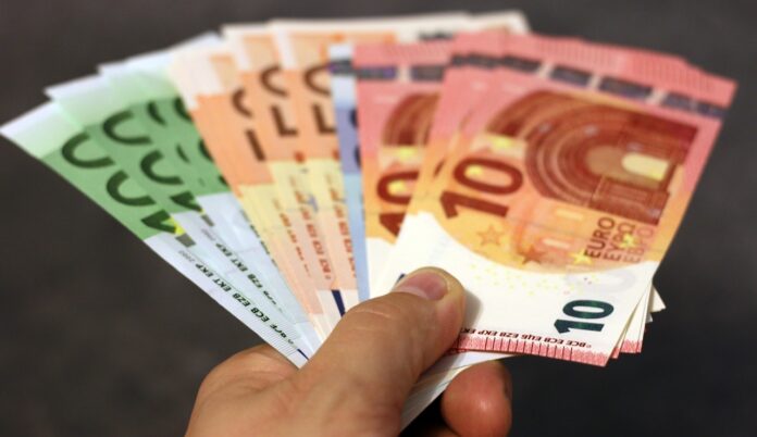 cakate-obvestilo-zpiz-pa-ga-ni-preverite-kdaj-ga-boste-se-dobili-po-posti-in-kako-do-podatkov-o-pokojnini-6aac1c957c863-1789664405