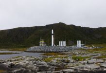 Evropa piše zgodovino: Nemška raketa prvič dosegla orbito, na krovu tudi slovenski satelit #foto