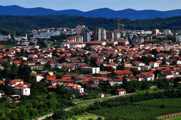 nova-gorica-navdusuje-prenovljen-kulturni-dom-odpira-vrata-6aba1e874f661-1790582407