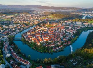 Novo mesto naredilo korak, ki bi lahko spremenil gradbene postopke: Dokumentacijo že preverja umetna inteligenca