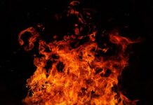 Obsežen požar na Verdu: 80 gasilcev se je več ur borilo z ognjem, prebivalcem svetovali, naj zaprejo okna