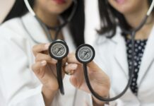 Starši v Šiški ostali brez pediatrinje: Otroci težko do zdravnika, na seznamih pa še vedno odrasli