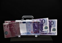 Vlada z rebalansom povečuje primanjkljaj: Fiskalni svet opozarja, da se Slovenija oddaljuje od svojih zavez