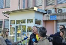 Obdukcija potrdila umor pri Postojni: 74-letnico našli v goreči hiši, njen sin pobegnil v Italijo